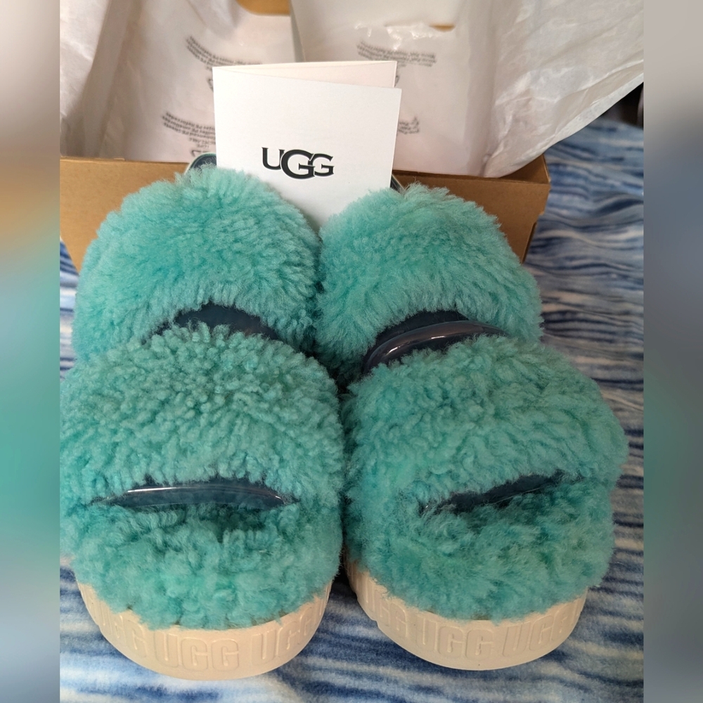 Brand New UGG Fluffita Original Box Size 9 Tide Pool Very Comfy Fall Must Have